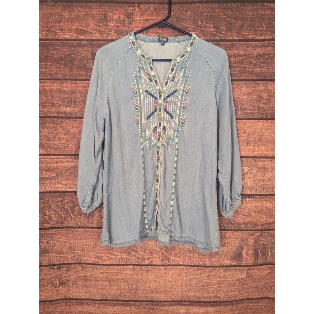 Reba Chambray‎ Southwest Embroidered Cowgirl Festival Button Down Medium